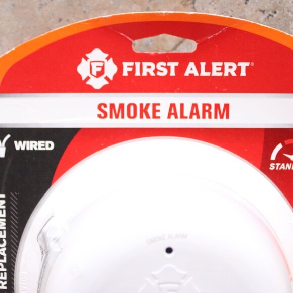 First Alert Smoke Alarm Hardware Replacement Electric Precision Detection Smoke - Picture 2 of 5